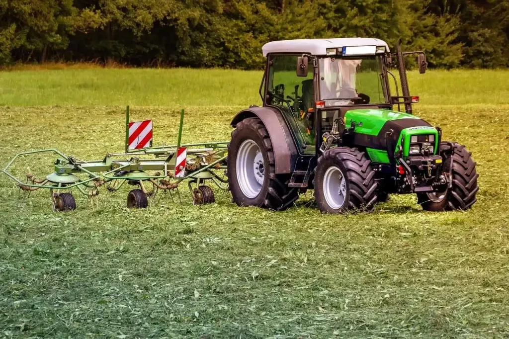 trattore tecnologia agraria